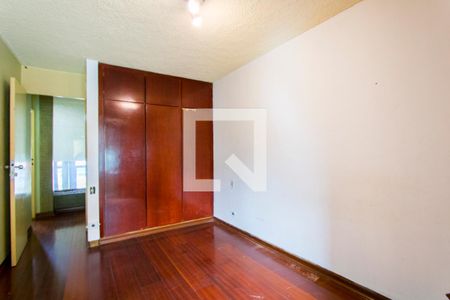 Casa à venda com 330m², 3 quartos e 6 vagasQuarto 2