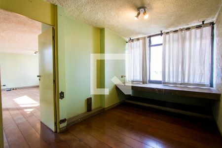 Sala de TV de casa à venda com 3 quartos, 330m² em Vila Valparaiso, Santo André