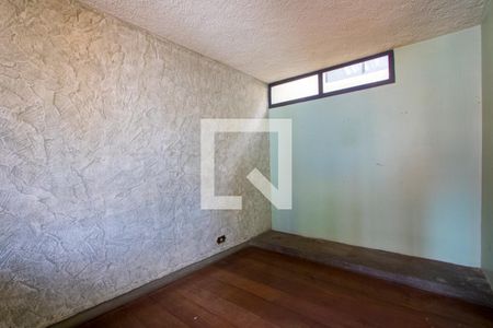 Sala de TV de casa à venda com 3 quartos, 330m² em Vila Valparaiso, Santo André