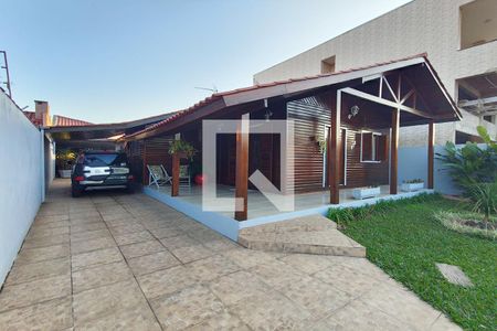 Casa à venda com 120m², 2 quartos e 3 vagasFachada
