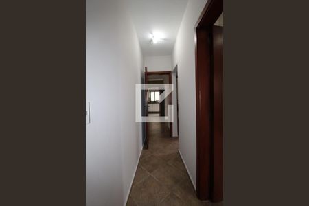 Corredor de apartamento para alugar com 3 quartos, 96m² em Botafogo, Campinas