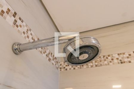 Casa de condomínio à venda com 740m², 5 quartos e 3 vagas Casa de condomínio à venda com 740m², 5 quartos e 3 vagasDetalhe do Banheiro 1 da Suíte 3