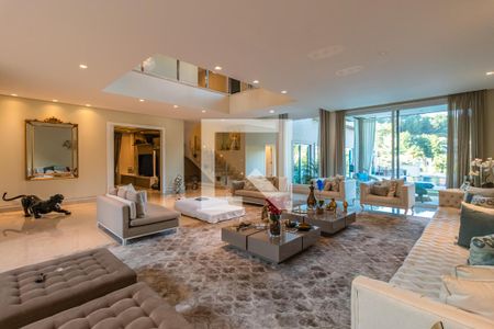 Sala de casa de condomínio à venda com 5 quartos, 740m² em Alphaville, Santana de Parnaíba