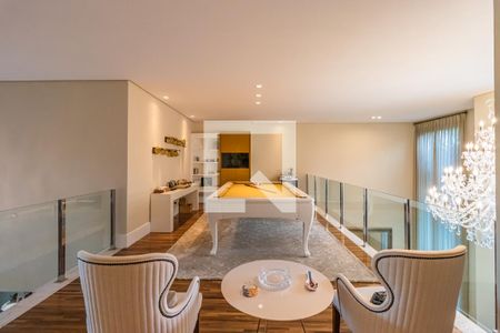 Casa de condomínio à venda com 740m², 5 quartos e 3 vagas Casa de condomínio à venda com 740m², 5 quartos e 3 vagasSala Privativa