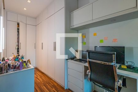 Casa de condomínio à venda com 740m², 5 quartos e 3 vagas Casa de condomínio à venda com 740m², 5 quartos e 3 vagasSuíte 4