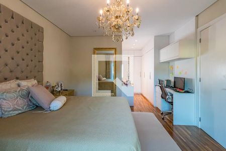 Casa de condomínio à venda com 740m², 5 quartos e 3 vagas Casa de condomínio à venda com 740m², 5 quartos e 3 vagasSuíte 4