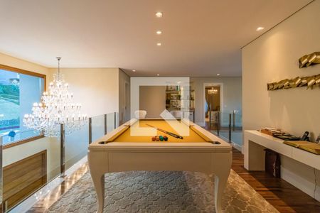 Casa de condomínio à venda com 740m², 5 quartos e 3 vagas Casa de condomínio à venda com 740m², 5 quartos e 3 vagasSala Privativa