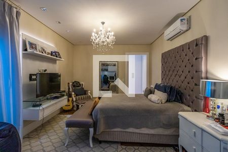 Casa de condomínio à venda com 740m², 5 quartos e 3 vagas Casa de condomínio à venda com 740m², 5 quartos e 3 vagasSuíte 2