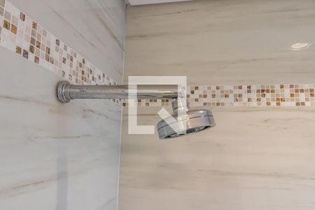 Casa de condomínio à venda com 740m², 5 quartos e 3 vagas Casa de condomínio à venda com 740m², 5 quartos e 3 vagasDetalhe do Banheiro da Suíte 4