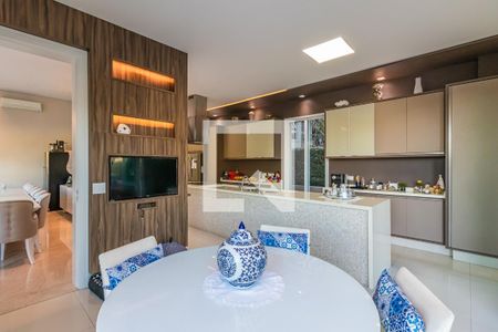 Casa de condomínio à venda com 740m², 5 quartos e 3 vagas Casa de condomínio à venda com 740m², 5 quartos e 3 vagasCozinha