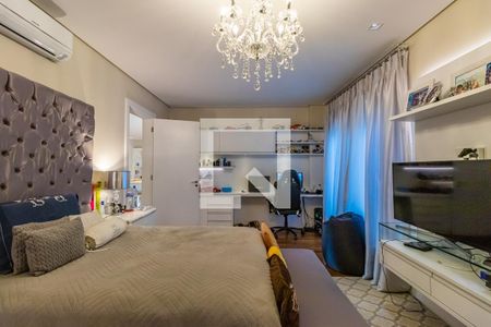 Casa de condomínio à venda com 740m², 5 quartos e 3 vagas Casa de condomínio à venda com 740m², 5 quartos e 3 vagasSuíte 2