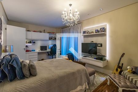 Casa de condomínio à venda com 740m², 5 quartos e 3 vagas Casa de condomínio à venda com 740m², 5 quartos e 3 vagasSuíte 2