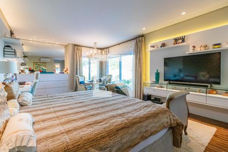 Casa de condomínio à venda com 740m², 5 quartos e 3 vagas Casa de condomínio à venda com 740m², 5 quartos e 3 vagasSuíte 3