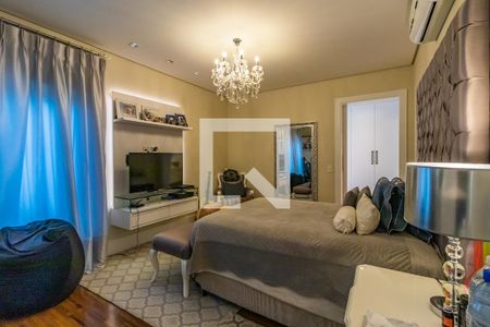 Casa de condomínio à venda com 740m², 5 quartos e 3 vagas Casa de condomínio à venda com 740m², 5 quartos e 3 vagasSuíte 2