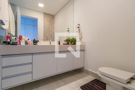 Casa de condomínio à venda com 740m², 5 quartos e 3 vagas Casa de condomínio à venda com 740m², 5 quartos e 3 vagasBanheiro da Suíte 4