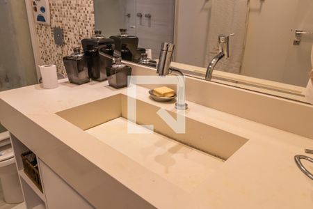 Casa de condomínio à venda com 740m², 5 quartos e 3 vagas Casa de condomínio à venda com 740m², 5 quartos e 3 vagasDetalhe do Banheiro 1 da Suíte 3