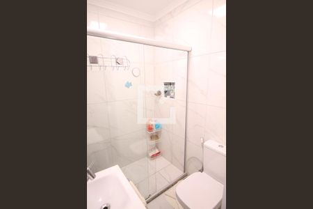 Casa à venda com 200m², 3 quartos e 4 vagasBanheiro da Suíte 2