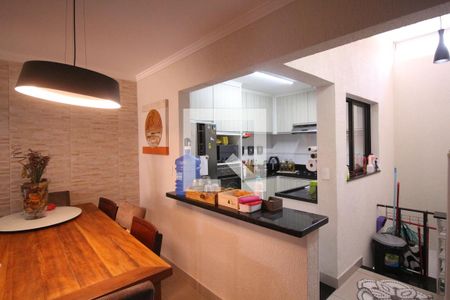 Sala de casa à venda com 3 quartos, 200m² em Conjunto Residencial Santa Terezinha, São Paulo
