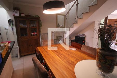 Sala de casa à venda com 3 quartos, 200m² em Conjunto Residencial Santa Terezinha, São Paulo