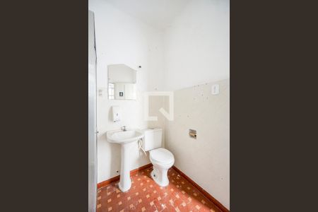 Casa à venda com 200m², 3 quartos e 2 vagasBanheiro social