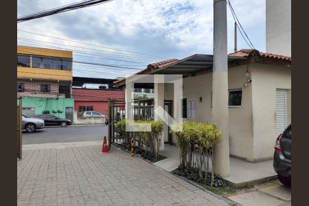 Apartamento à venda com 69m², 2 quartos e 1 vaga Apartamento à venda com 69m², 2 quartos e 1 vagaFachada e portaria