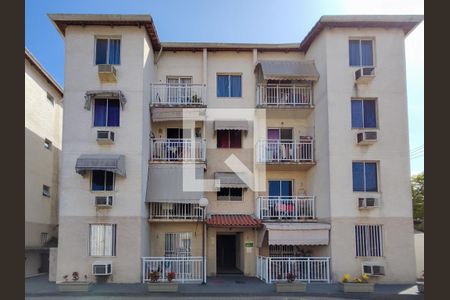 Apartamento à venda com 69m², 2 quartos e 1 vaga Apartamento à venda com 69m², 2 quartos e 1 vagaFachada e portaria