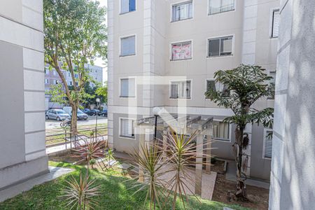 Vista Sala de apartamento para alugar com 2 quartos, 45m² em Estância Jaraguá, São Paulo