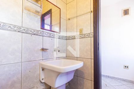 Banheiro de casa para alugar com 1 quarto, 50m² em Vila Osasco, Osasco