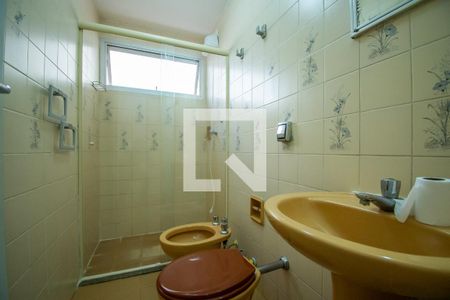 Banheiro de apartamento para alugar com 1 quarto, 45m² em Cambuí, Campinas