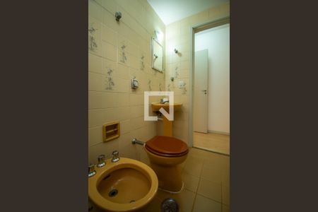 Banheiro de apartamento para alugar com 1 quarto, 45m² em Cambuí, Campinas