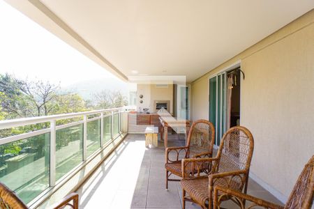 Apartamento à venda com 151m², 4 quartos e 2 vagas Apartamento à venda com 151m², 4 quartos e 2 vagasVaranda da Sala