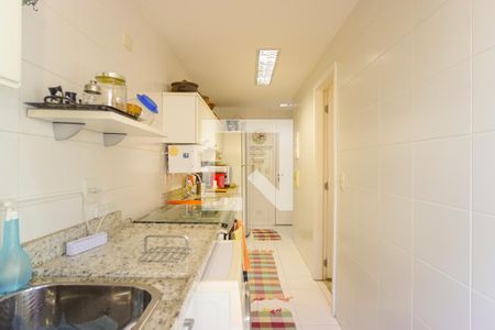 Apartamento à venda com 151m², 4 quartos e 2 vagas Apartamento à venda com 151m², 4 quartos e 2 vagasCozinha e Área de Serviço