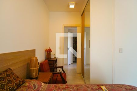 Apartamento à venda com 151m², 4 quartos e 2 vagas Apartamento à venda com 151m², 4 quartos e 2 vagasSuíte