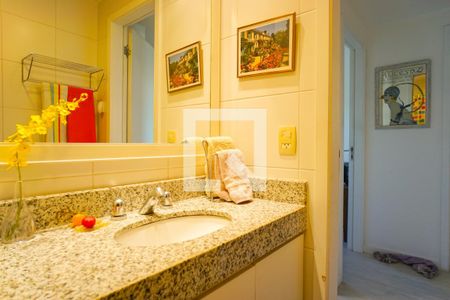 Apartamento à venda com 151m², 4 quartos e 2 vagas Apartamento à venda com 151m², 4 quartos e 2 vagasBanheiro Social