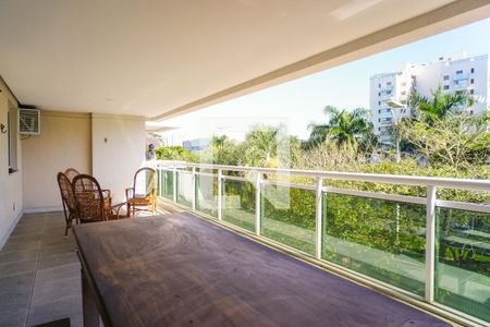 Apartamento à venda com 151m², 4 quartos e 2 vagas Apartamento à venda com 151m², 4 quartos e 2 vagasVaranda da Sala