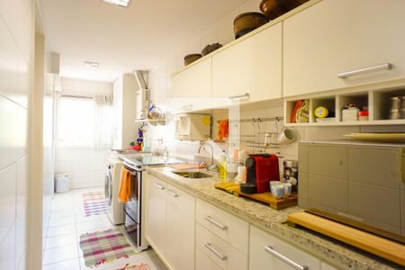 Apartamento à venda com 151m², 4 quartos e 2 vagas Apartamento à venda com 151m², 4 quartos e 2 vagasCozinha e Área de Serviço