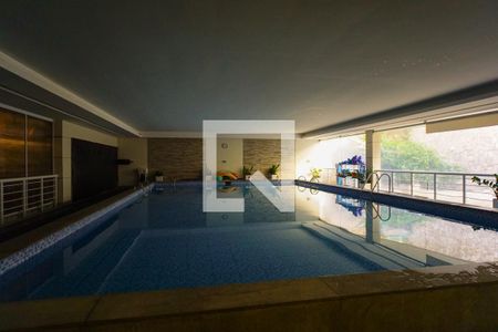Apartamento à venda com 151m², 4 quartos e 2 vagas Apartamento à venda com 151m², 4 quartos e 2 vagasÁrea comum - Piscina