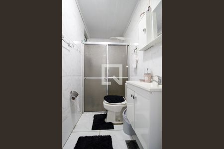 Casa à venda com 200m², 2 quartos e 3 vagas Casa à venda com 200m², 2 quartos e 3 vagasBanheiro