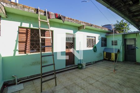 Casa à venda com 200m², 2 quartos e 3 vagas Casa à venda com 200m², 2 quartos e 3 vagasQuintal