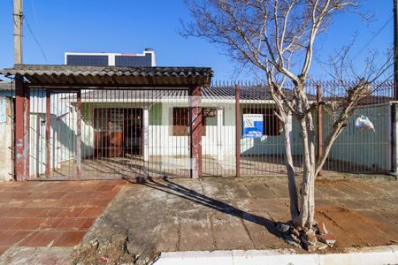 Casa à venda com 200m², 2 quartos e 3 vagas Casa à venda com 200m², 2 quartos e 3 vagasFachada