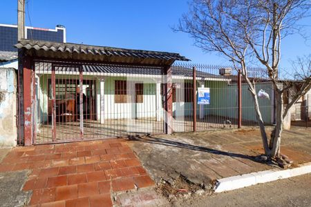 Casa à venda com 200m², 2 quartos e 3 vagas Casa à venda com 200m², 2 quartos e 3 vagasFachada