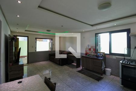 Sala de casa à venda com 2 quartos, 200m² em Guajuviras, Canoas