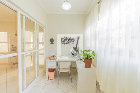 Casa à venda com 700m², 4 quartos e 5 vagasEscritório