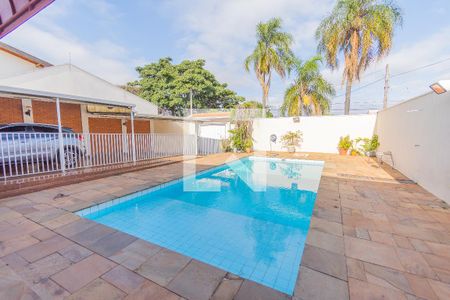 Casa à venda com 700m², 4 quartos e 5 vagasÁrea comum - Piscina