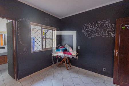 Casa à venda com 700m², 4 quartos e 5 vagasSuíte 2