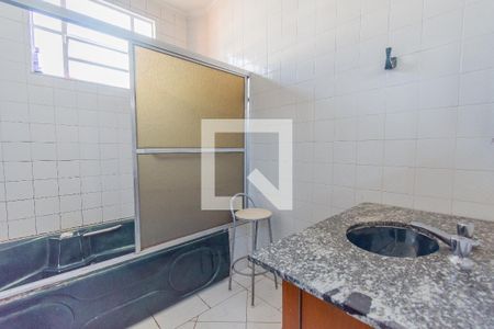 Casa à venda com 700m², 4 quartos e 5 vagasBanheiro da Suíte 1