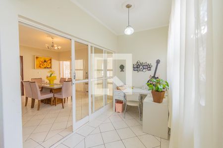 Casa à venda com 700m², 4 quartos e 5 vagasEscritório