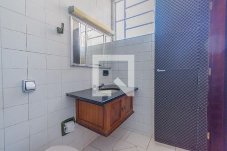 Casa à venda com 700m², 4 quartos e 5 vagasBanheiro da Suíte 2