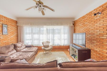 Casa à venda com 700m², 4 quartos e 5 vagasSala