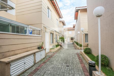 Casa de condomínio à venda com 65m², 2 quartos e 2 vagas Casa de condomínio à venda com 65m², 2 quartos e 2 vagasArea Comum